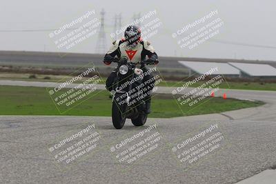 media/Nov-30-2025-TrackDaz (Sun) [[d8b22663df]]/B Group/Session 5 (Wheelie Bump)/